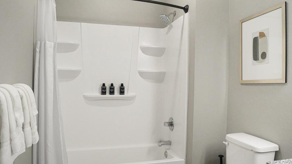 These photos are from another Landing in this building.