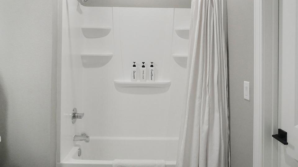 These photos are from another Landing in this building.