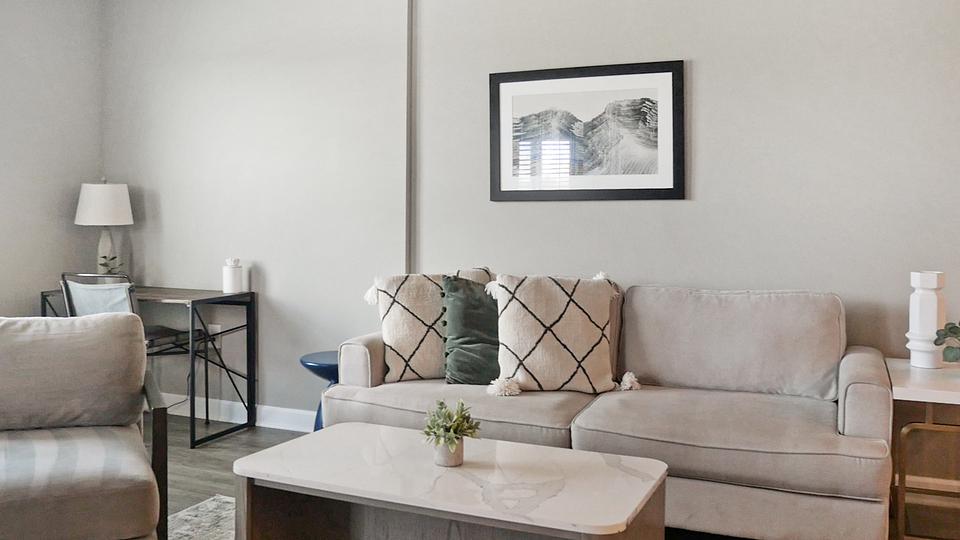 These photos are from another Landing in this building.