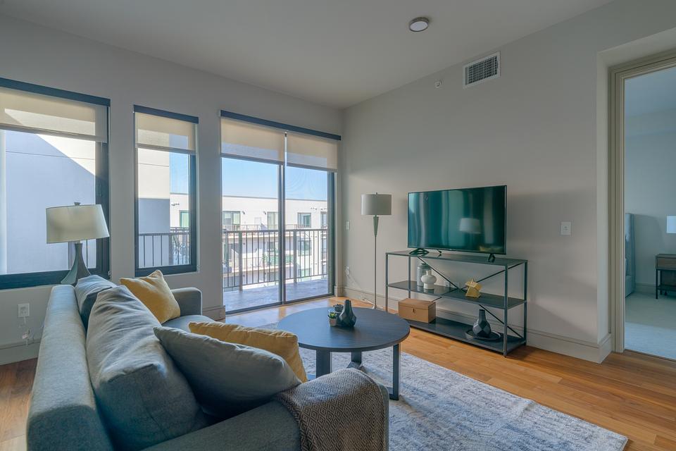 These photos are from another Landing in this building.