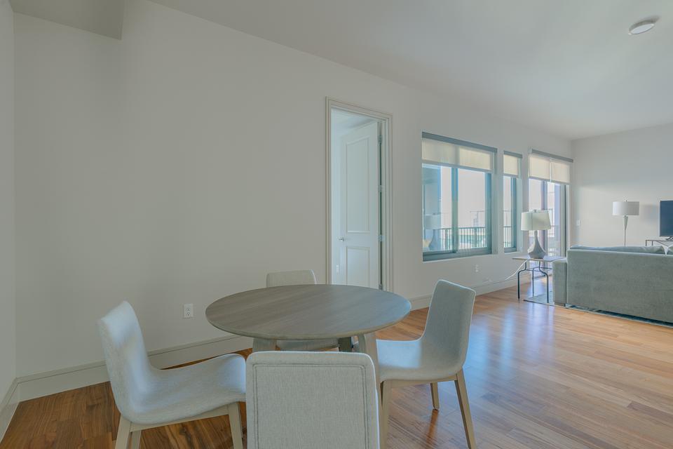 These photos are from another Landing in this building.