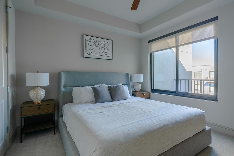 These photos are from another Landing in this building.