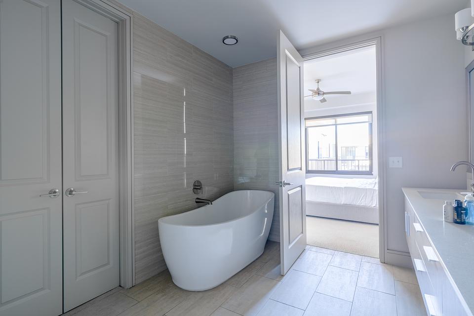 These photos are from another Landing in this building.