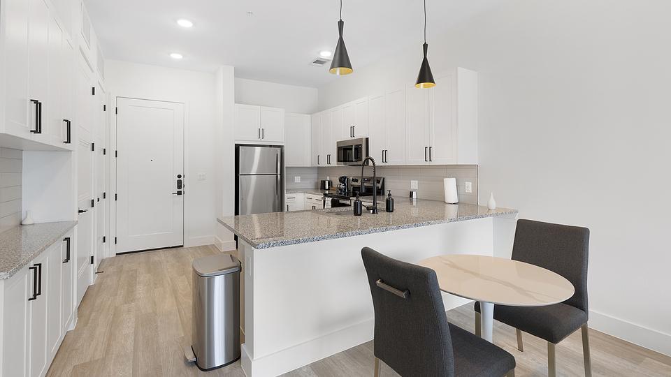 These photos are from another Landing in this building.