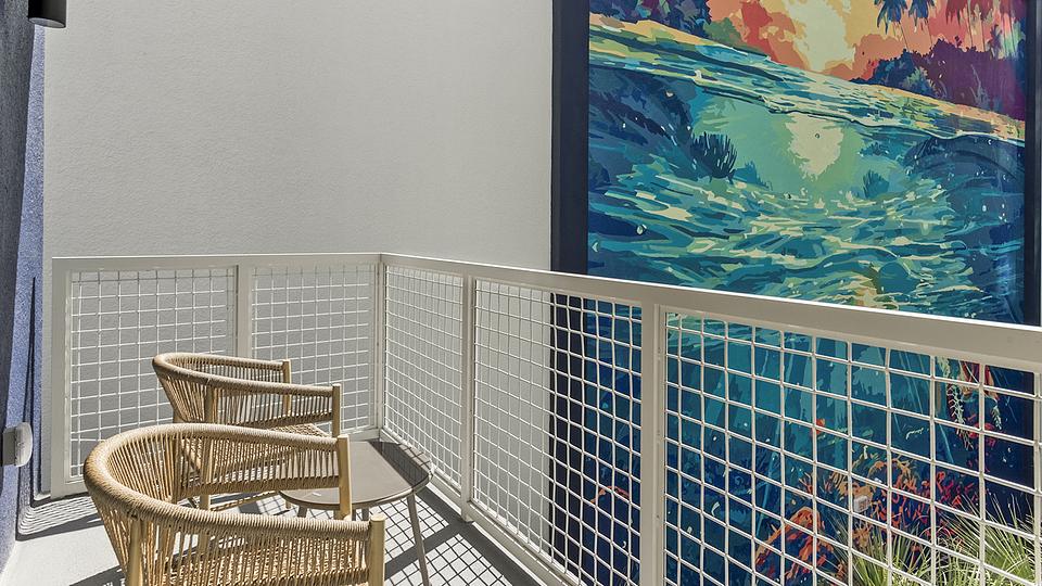 These photos are from another Landing in this building.