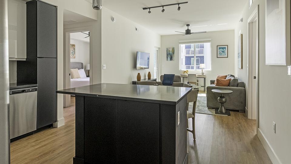 These photos are from another Landing in this building.