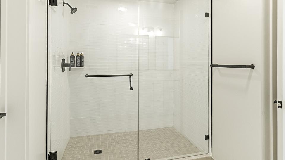 These photos are from another Landing in this building.