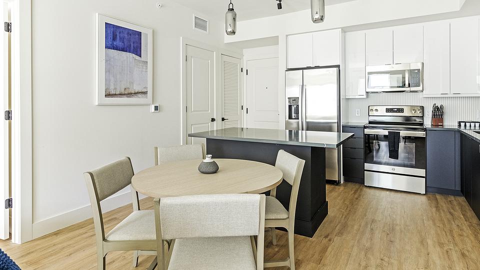 These photos are from another Landing in this building.