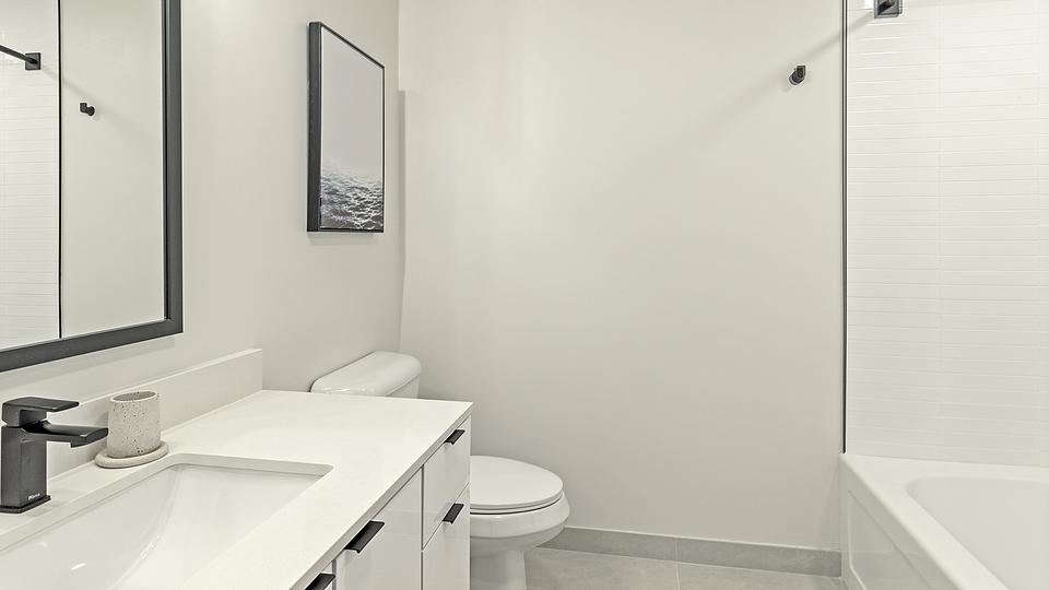 These photos are from another Landing in this building.