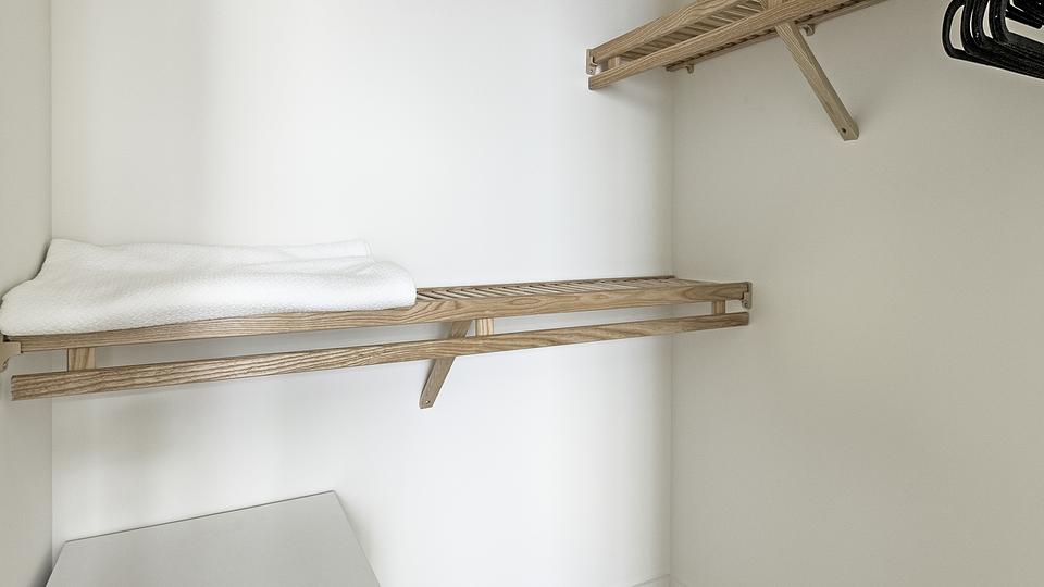 These photos are from another Landing in this building.