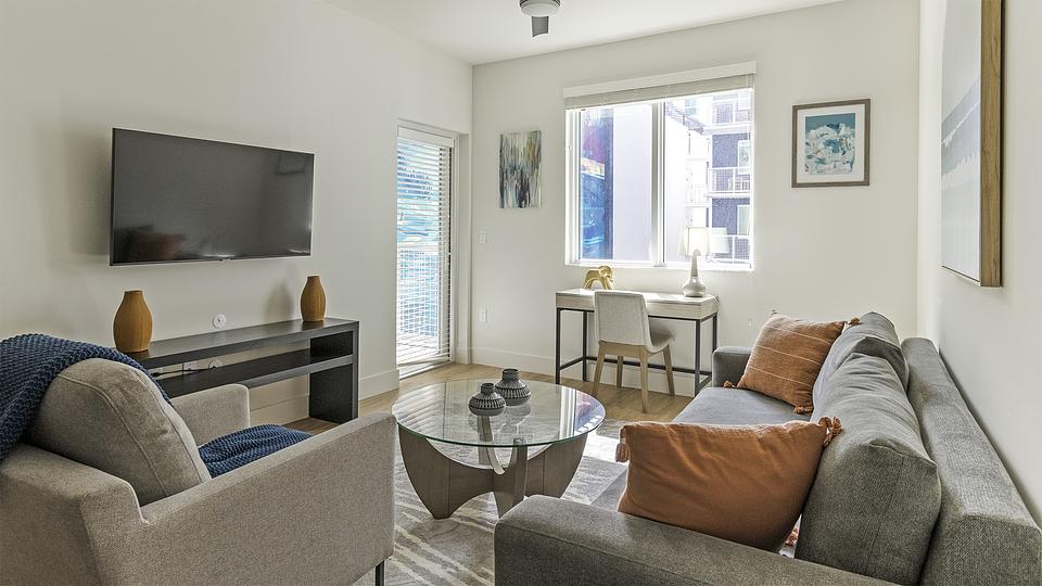 These photos are from another Landing in this building.