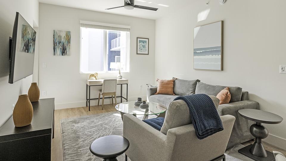 These photos are from another Landing in this building.