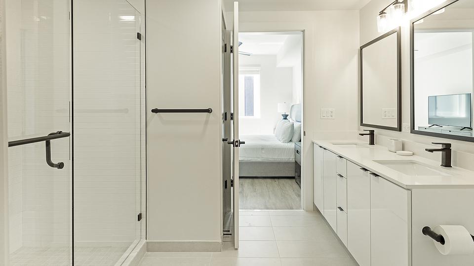 These photos are from another Landing in this building.