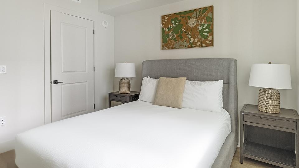 These photos are from another Landing in this building.