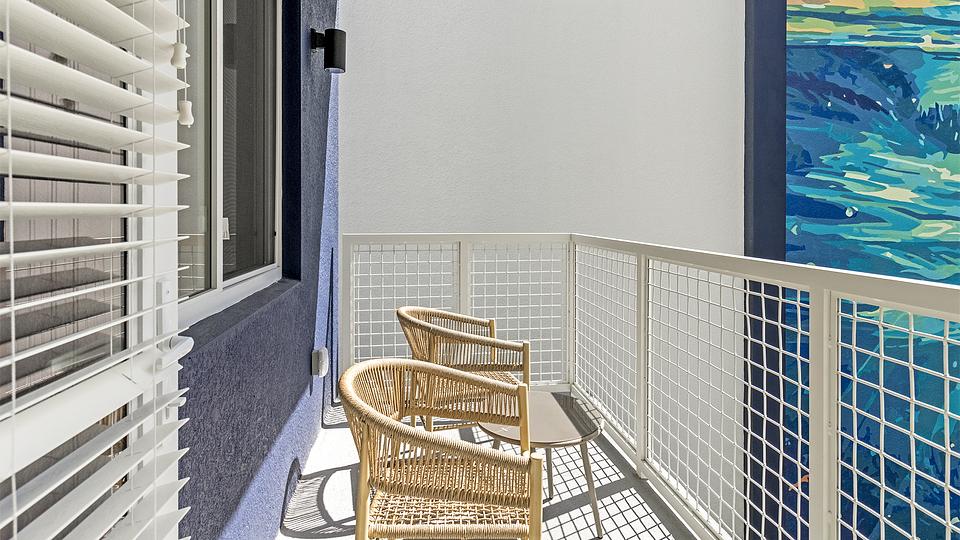 These photos are from another Landing in this building.