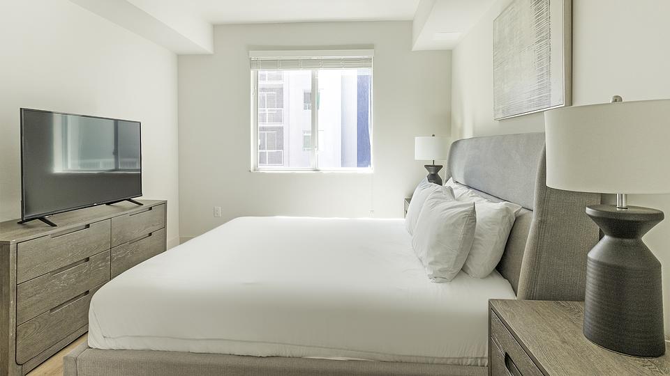 These photos are from another Landing in this building.