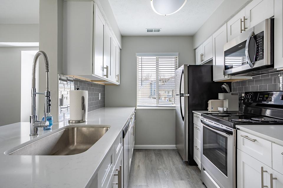 These photos are from another Landing in this building.