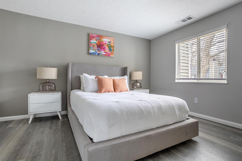 These photos are from another Landing in this building.