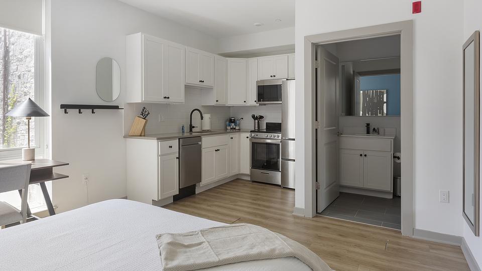 These photos are from another Landing in this building.