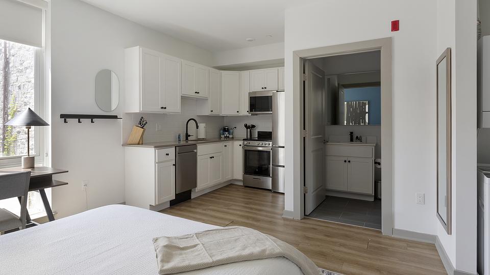 These photos are from another Landing in this building.