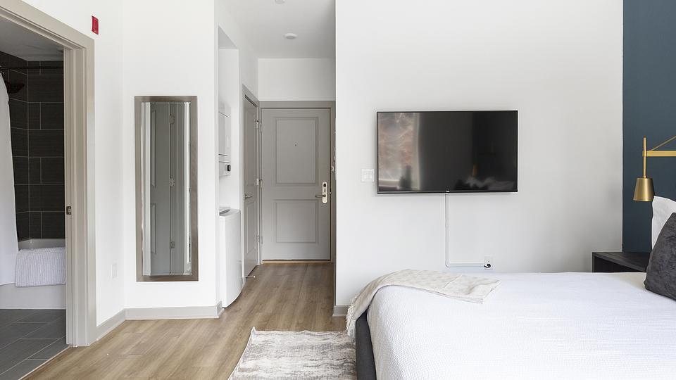 These photos are from another Landing in this building.