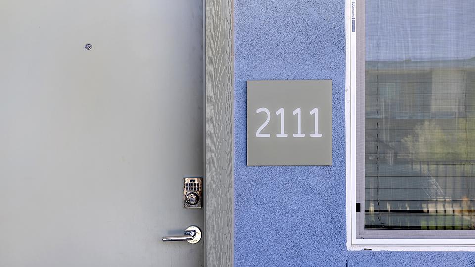 These photos are from another Landing in this building.