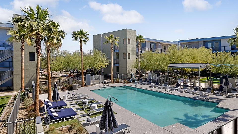 These photos are from another Landing in this building.