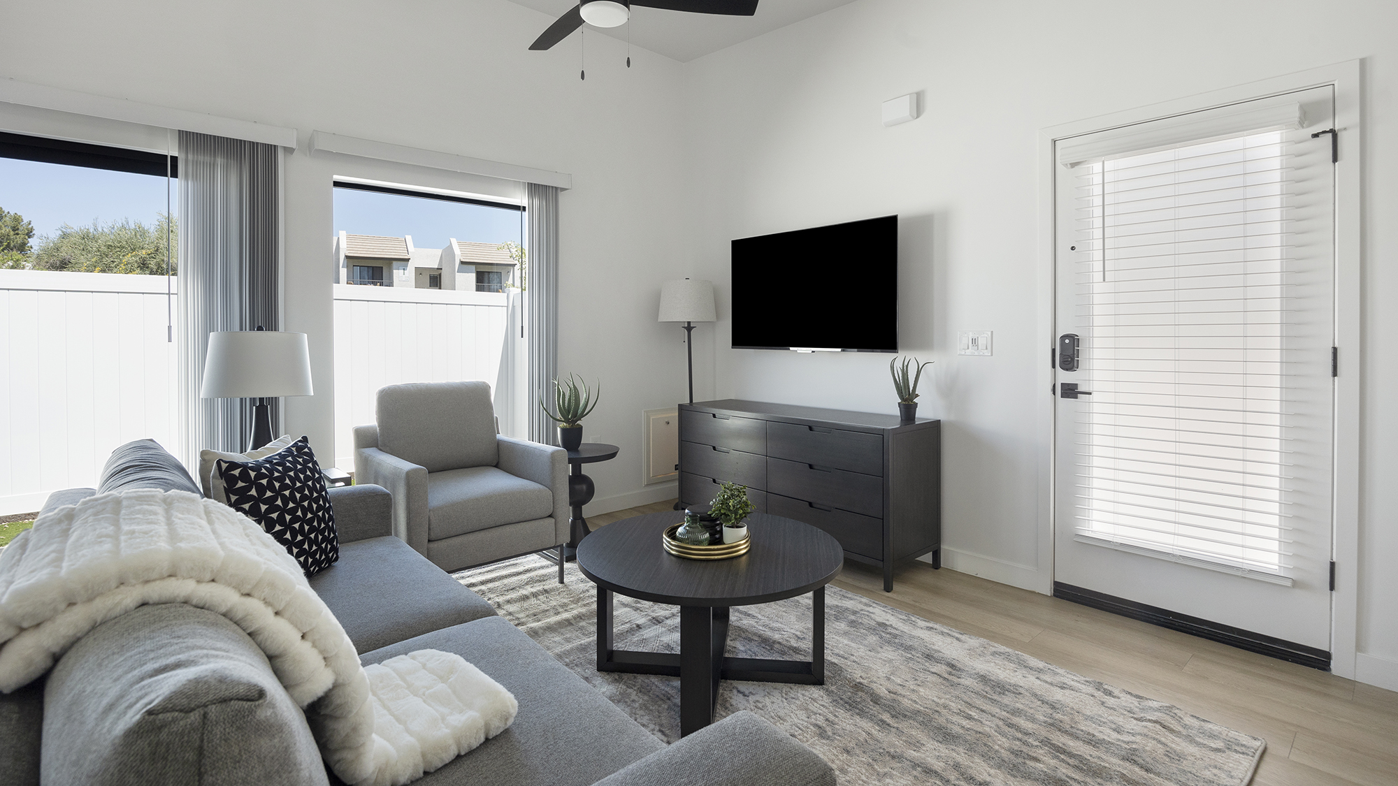 Stay at 2121 1 in Phoenix, AZ | Landing