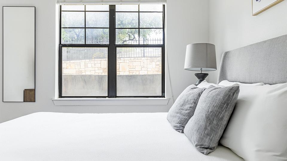 These photos are from another Landing in this building.