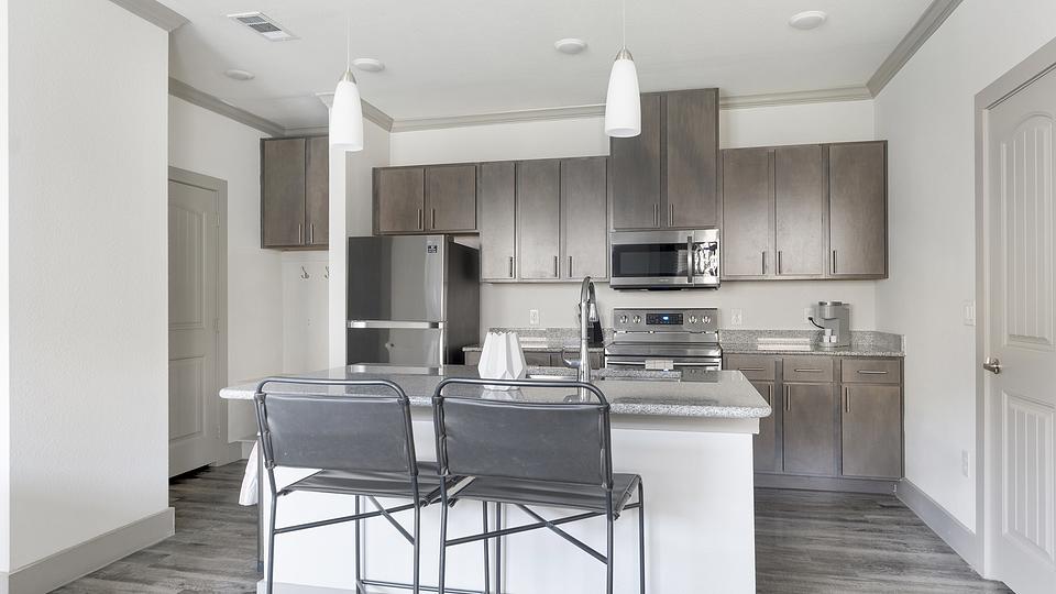 These photos are from another Landing in this building.