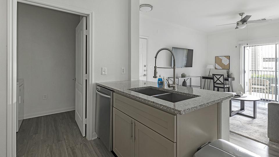 These photos are from another Landing in this building.