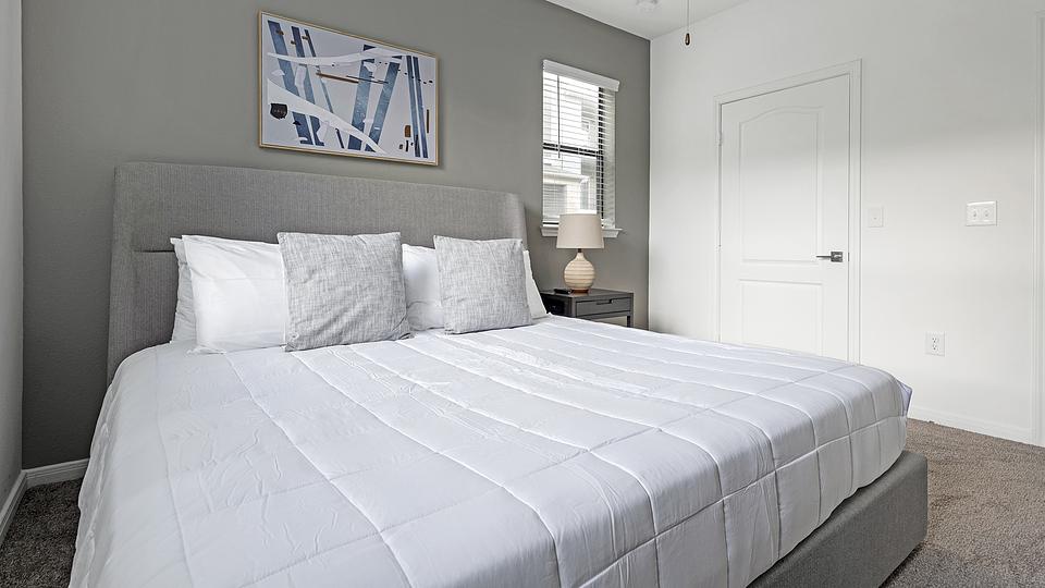 These photos are from another Landing in this building.