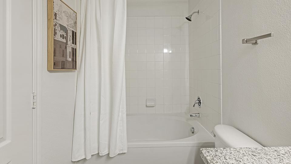 These photos are from another Landing in this building.