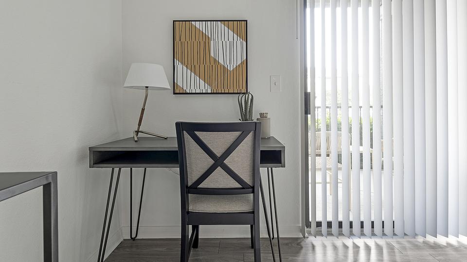 These photos are from another Landing in this building.