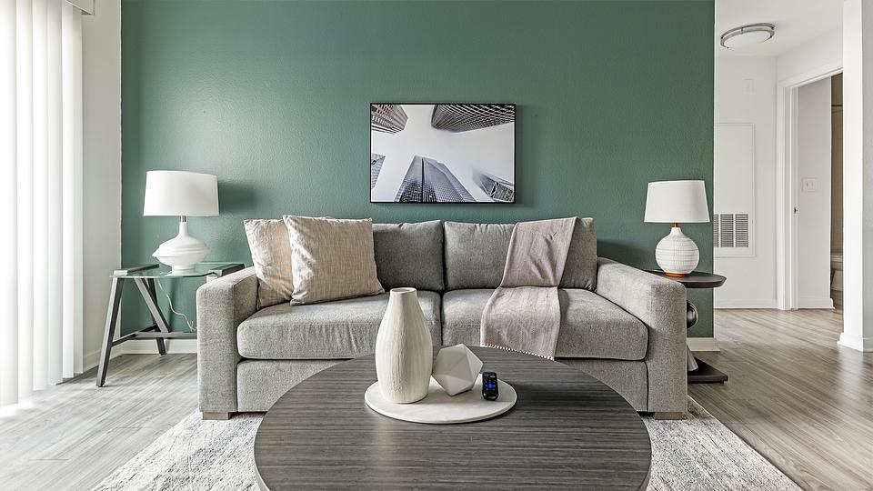 These photos are from another Landing in this building.