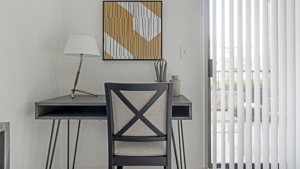 These photos are from another Landing in this building.