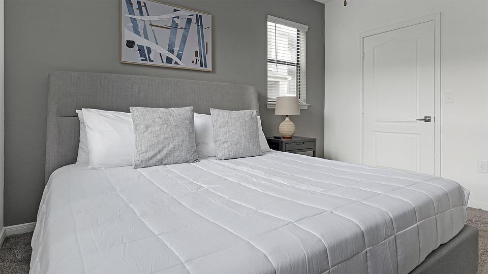 These photos are from another Landing in this building.