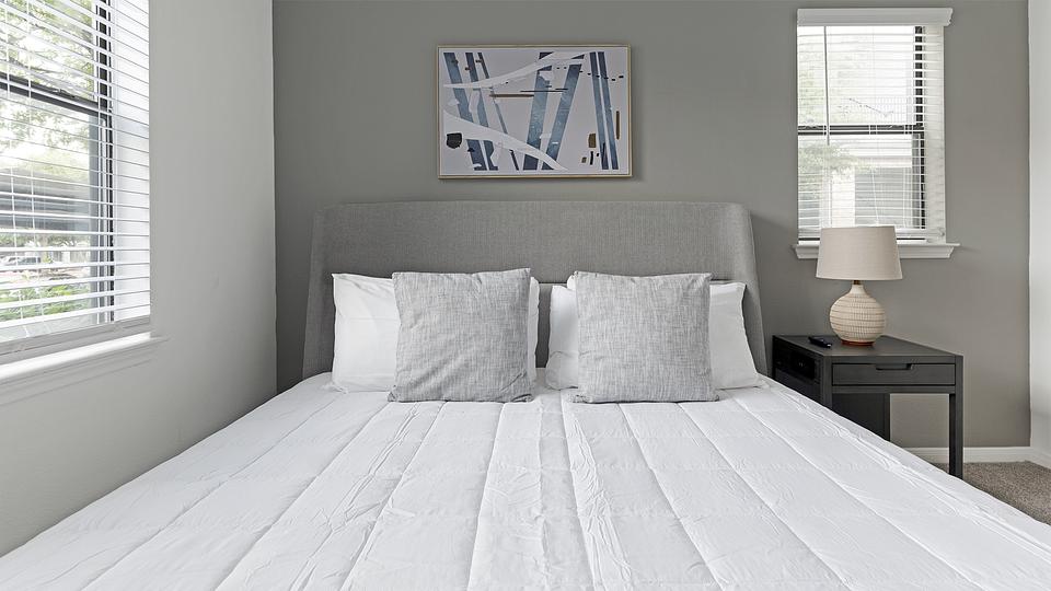 These photos are from another Landing in this building.