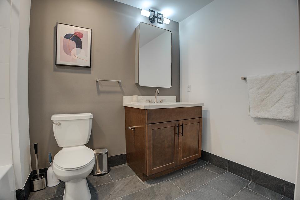 These photos are from another Landing in this building.