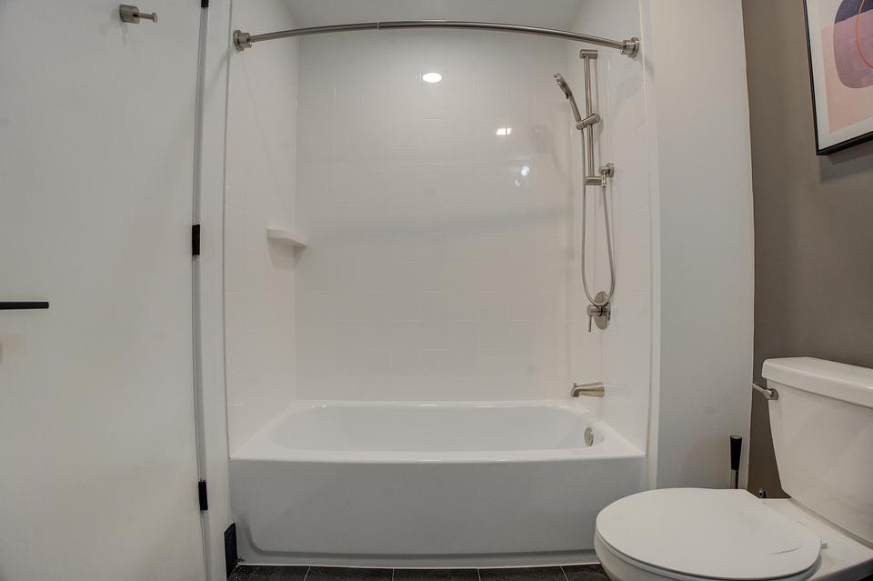 These photos are from another Landing in this building.