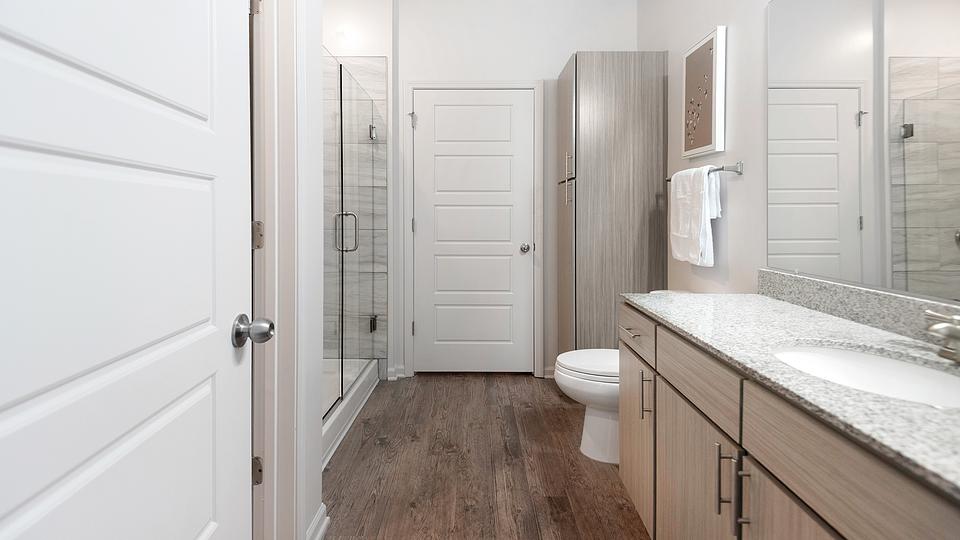 These photos are from another Landing in this building.