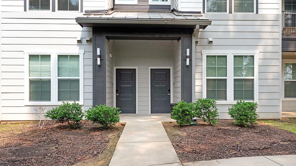 These photos are from another Landing in this building.