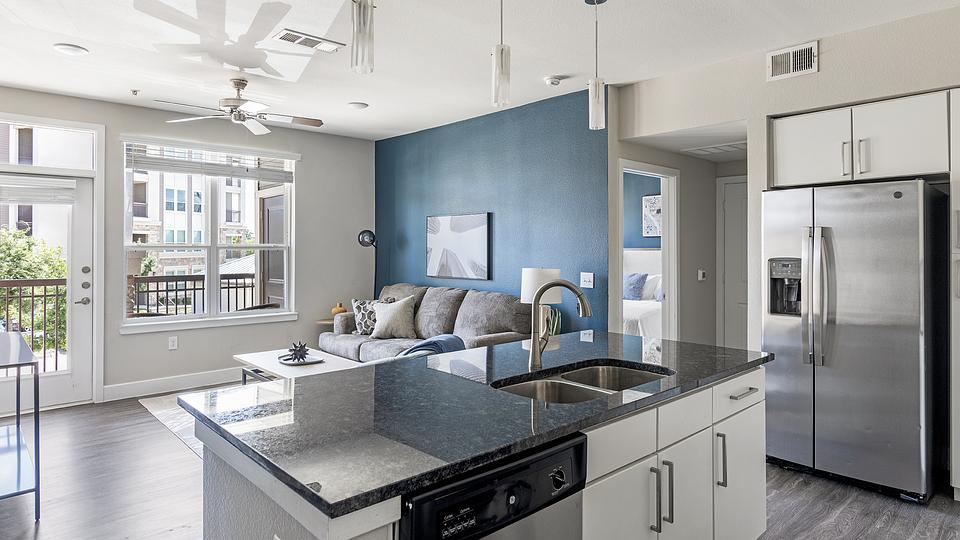 These photos are from another Landing in this building.