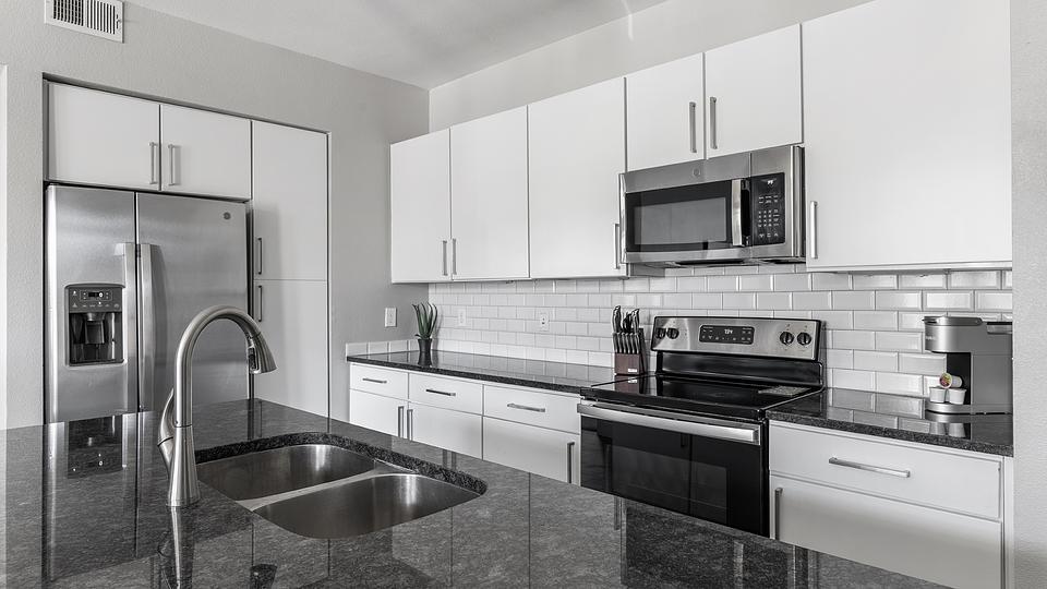 These photos are from another Landing in this building.