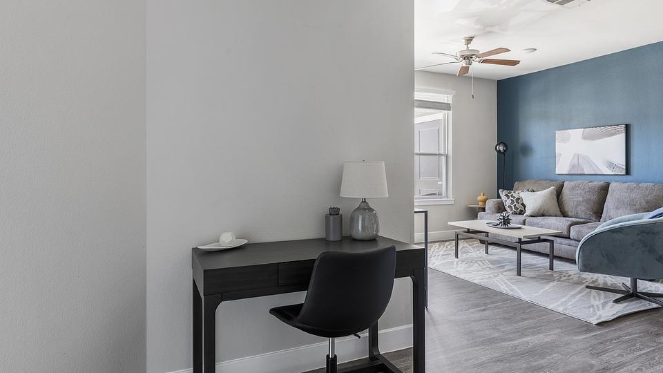 These photos are from another Landing in this building.