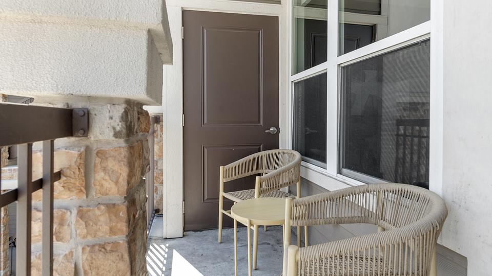 These photos are from another Landing in this building.