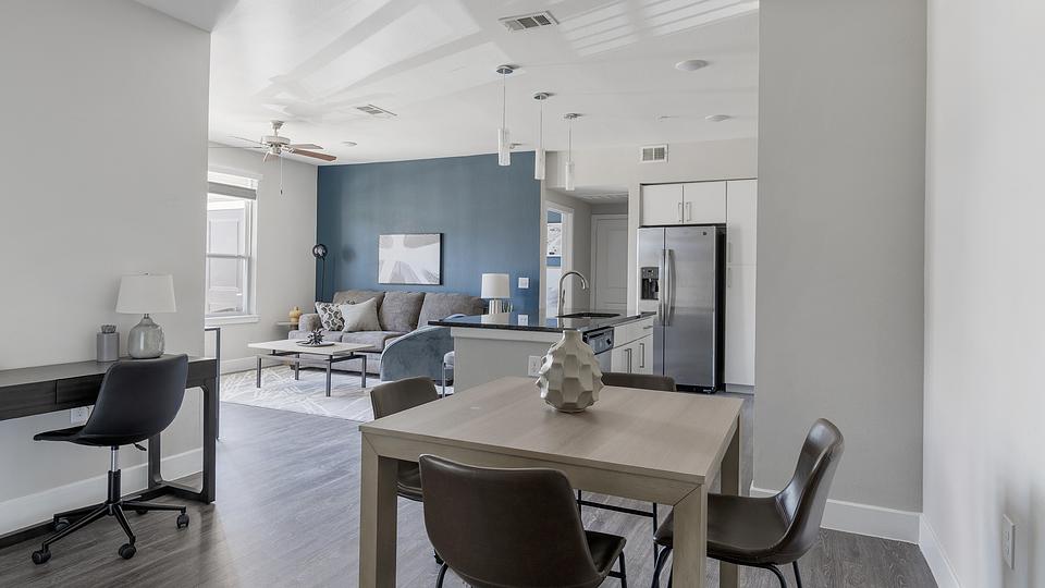 These photos are from another Landing in this building.