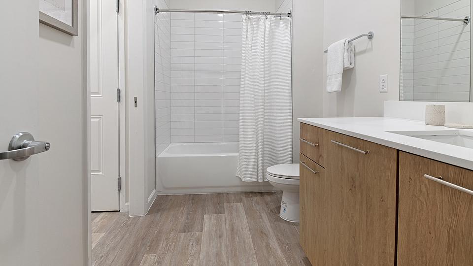 These photos are from another Landing in this building.