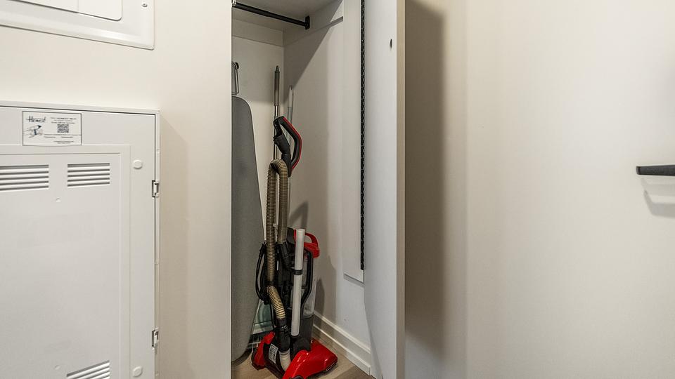 These photos are from another Landing in this building.