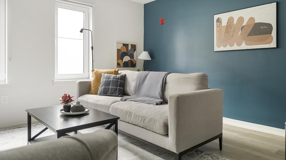 These photos are from another Landing in this building.